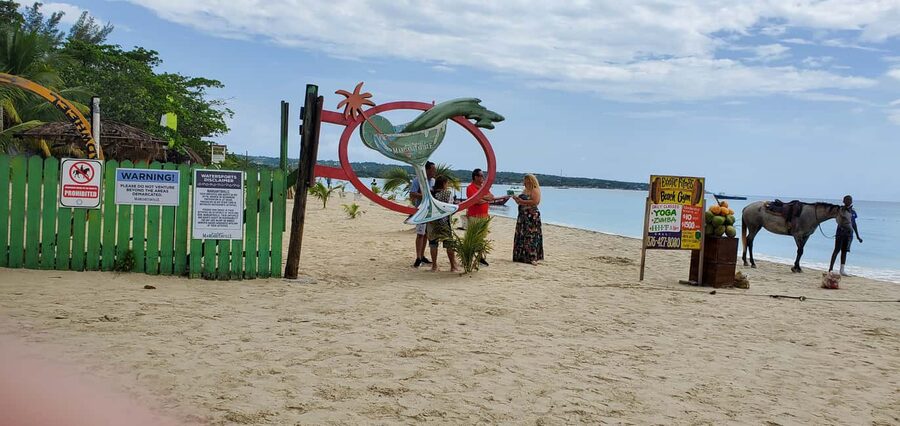 From Montego Bay: Negril Beach & Rick's Cafe Sunset Day Trip - Price and value: what $126 per person is really buying you