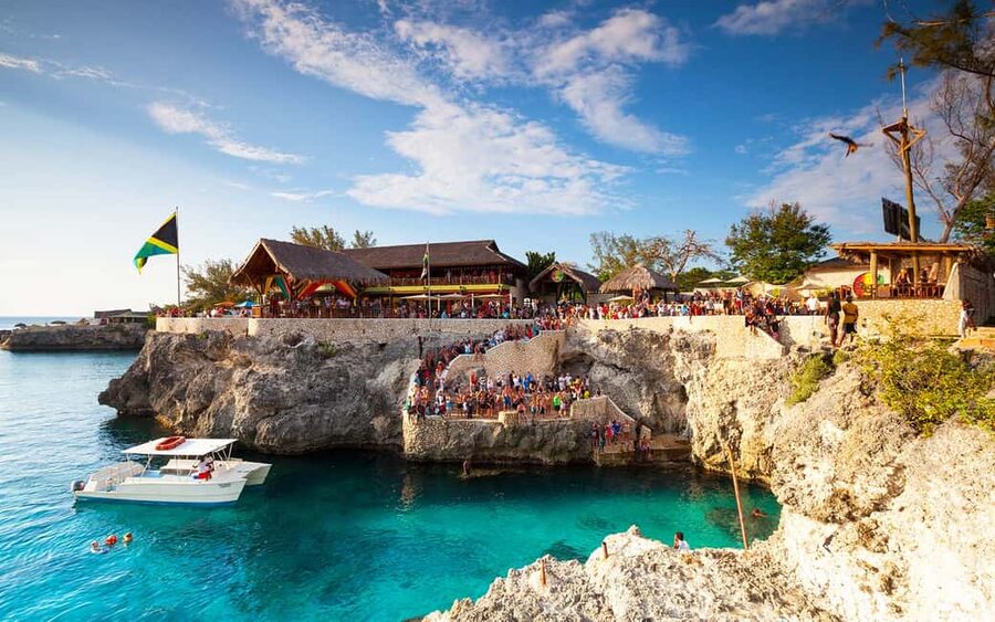 From Montego Bay: Negril Beach & Rick's Cafe Sunset Day Trip - Should you book this Negril Beach and Rick’s Cafe day trip?