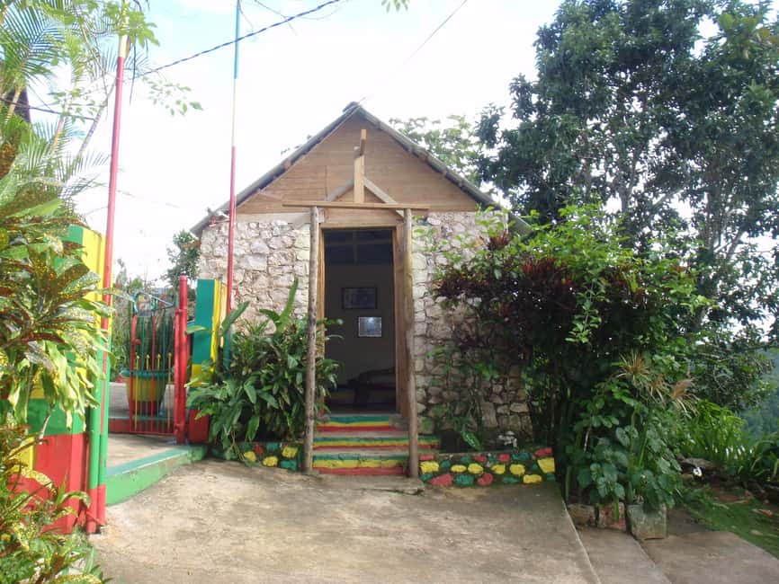 From Montego Bay: The Bob Marley Guided Tour of Nine Mile - Bob Marley Mausoleum: A Respectful Stop With a Living Atmosphere