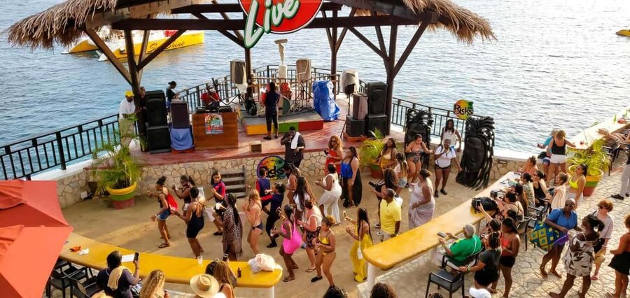 From Negril/Palladium: Negril Beach and Ricks Cafe Tour - Hotel Pickup, North-Coast Drive, and First Impressions in Negril