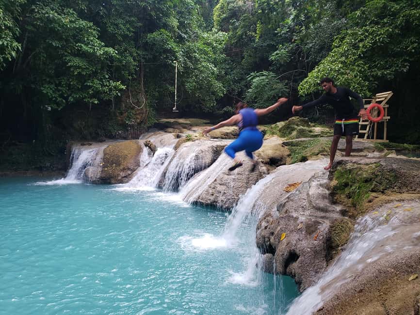From Ocho Rios: Blue Hole Secret Waterfall & Highlight Tour - Jamaican fruit taste in season: why this small stop feels worth it