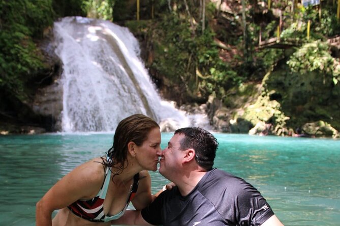 Full-Day Tour of Blue Hole and Dunn's River Falls, Including Fees - Optional food break and local flavor