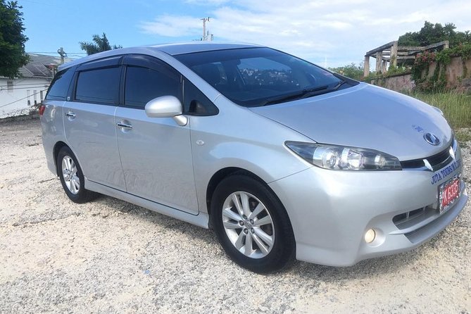 Grand Palladium Jamaica Airport Transfer - What happens at pickup: getting out of the airport fast