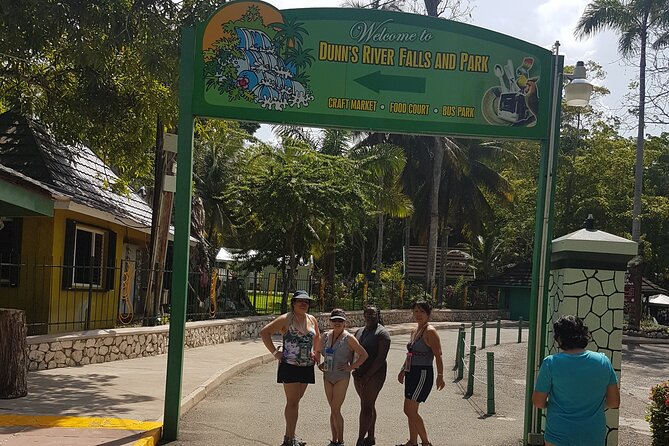 Horseback Riding Dunn's River Falls Adventure from Montego Bay - Guides and group size: why it can feel personal