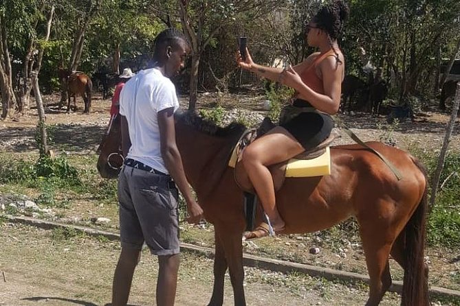 Hour Horseback Riding Guided Tour from Runaway Bay - What you pay for at $115, and what makes it decent value