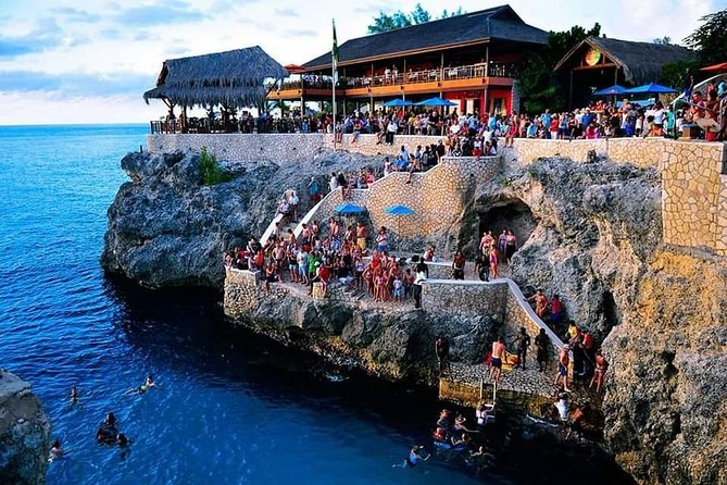 Jamaica Sunset at Rick's Cafe Private Tour with Transfer - The Montego Bay to Negril Advantage: why a private transfer is worth it