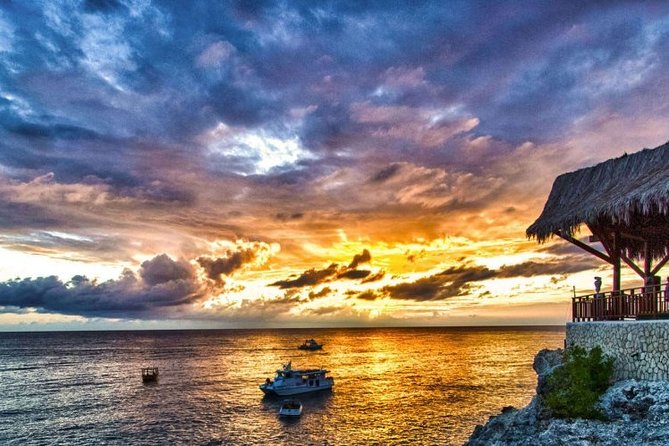 Jamaica Sunset at Rick's Cafe Private Tour with Transfer - Your driver experience: from Alvin to Bailey