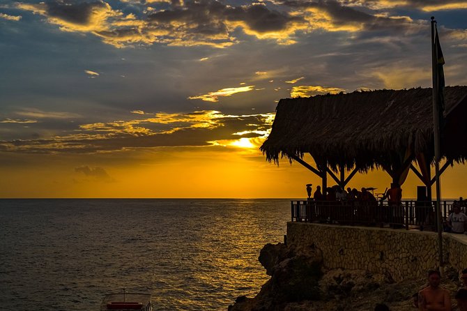 Jamaica Sunset at Rick's Cafe Private Tour with Transfer - Timing tips: how to actually enjoy the late afternoon