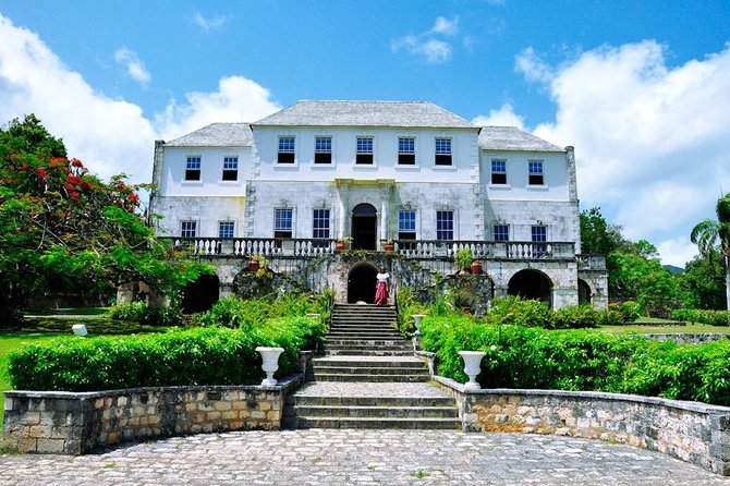 Jamaica Super Saver: Montego Bay & Rose Hall plus Mystic Lagoon Night Cruise - Shopping time at Rainbow: useful if you go in with a plan