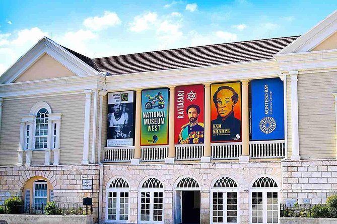 Jamaica Super Saver: Montego Bay & Rose Hall plus Mystic Lagoon Night Cruise - Mystic Lagoon night cruise: why the water glows