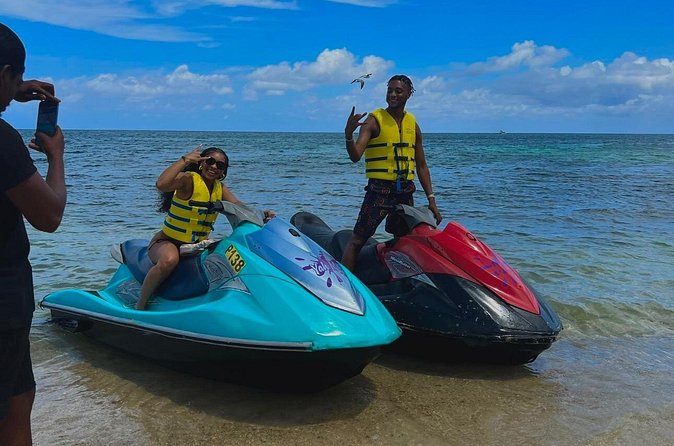 Jet Ski in Montego Bay - What you will do on the WaveRunner: speed, wave jumps, and 360 turns