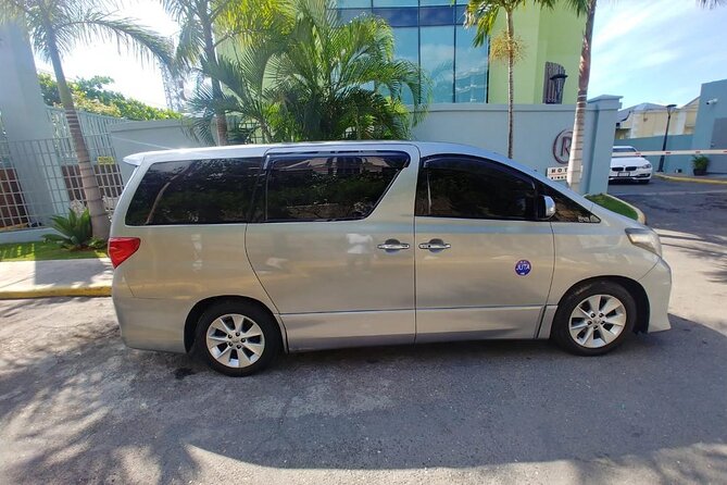 Kingston Airport to Ocho Rios Hotels and St Anns One Way - How the handoff works, from confirmation to the driver reminder