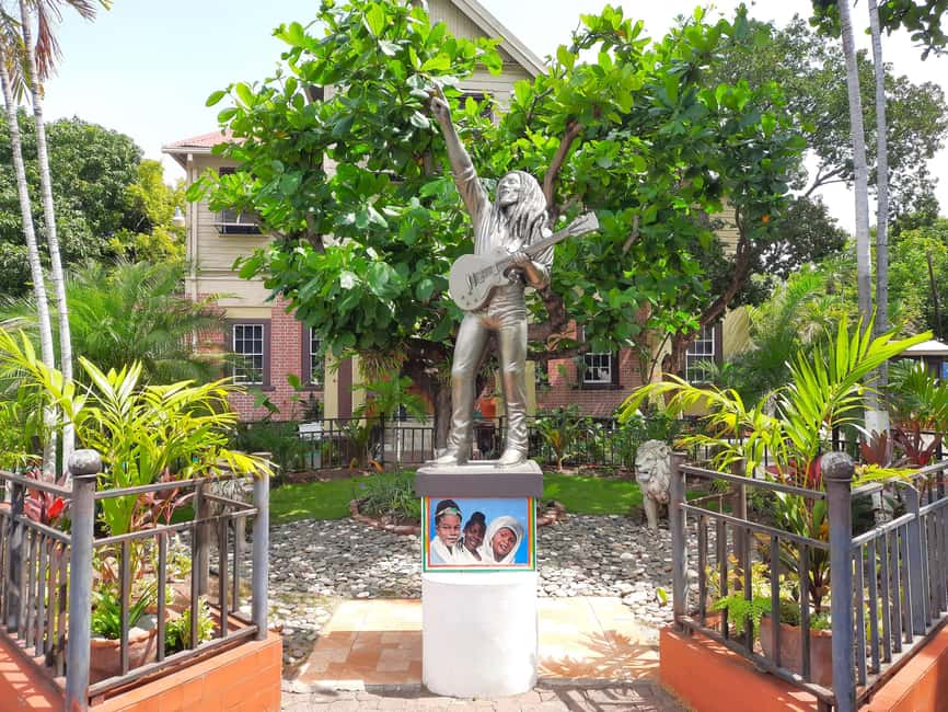 Kingston: Bob Marley Museum Tour from Kingston - Hotel pickup, quick entry, and the pace of a 2-hour visit