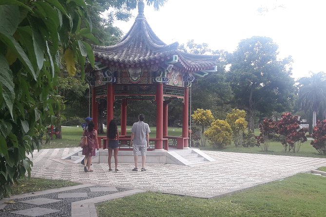 Kingston City Tour - Downtown Kingston drive: architecture, markets, churches, and big-city power