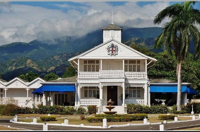 Kingston City Tour - Hope Gardens: a calmer pause in the middle of the city loop