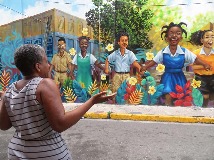 Kingston: Walking Tour with Mural Exploration - Kingston Waterfront Time, Harbour Views and the Treat Stop