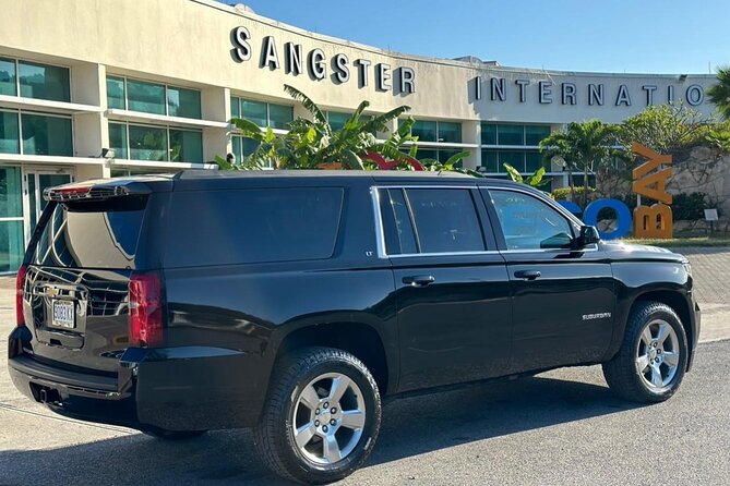 Luxury Montego Bay Airport Transfers - The ride experience: comfort, drinks, and a driver who can guide