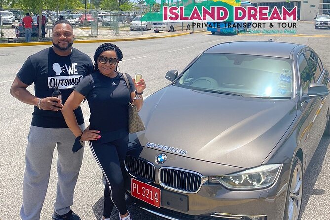 Luxury Transfer: Montego Bay Airport - Negril & Ocho Rios Resorts - Choosing the right vehicle: BMW for 2, Toyota Vellfire for 4