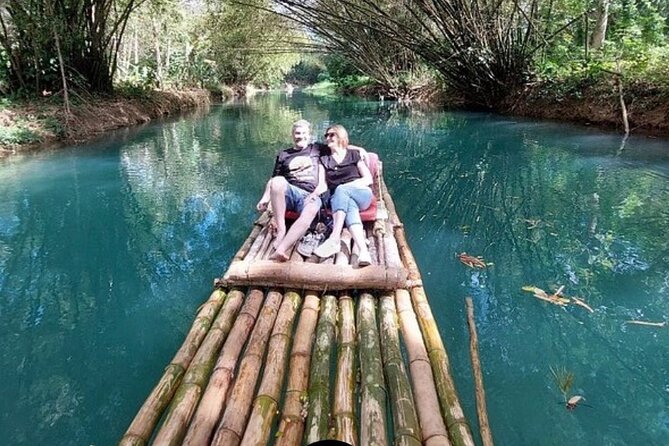 Martha Brae Rafting Experience w/Jerk Chicken Lunch, Montego Bay - Riverbank crafts and vendors: how to make it worth your time