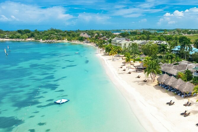MBJ Airport Private Transfers to any Negril Hotels - Finding your driver fast after customs at MBJ