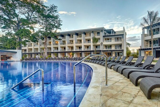 Montego Bay Airport Private Taxi to Royalton Negril - Finding Your Driver Fast at Sangster International Airport