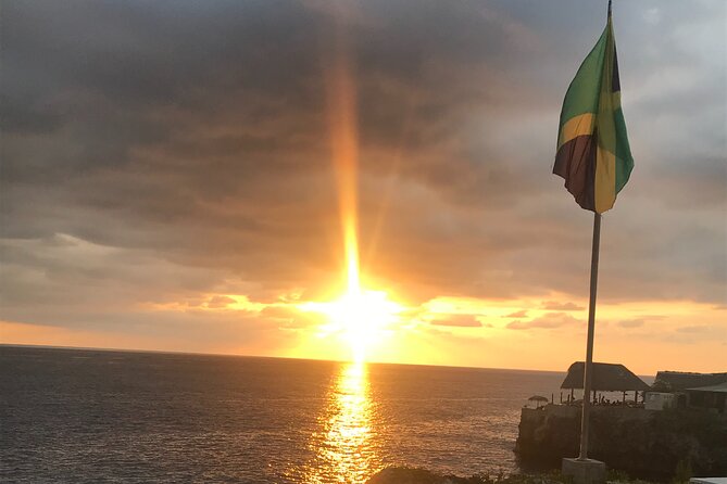 Montego Bay Airport Taxi To HEDONISM Negril - A Roundtrip Plan That Helps You Avoid the End-of-Trip Scramble