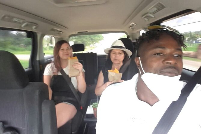 Montego Bay Airport Transfer to Hilton Rose Hall - Vehicle options for groups: minivan for 1-4, bus for 5-15