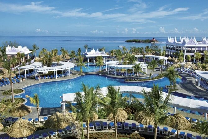 Montego Bay Airport Transfer to Hotels in Montego Bay or Falmouth - What makes this company feel reliable, based on driver stories