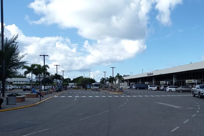 Montego Bay Airport Transfer to Ocho Rios and Runnaway Bay Hotels(Private) - Optional Lunch and Shopping Stops, With Clear Rules