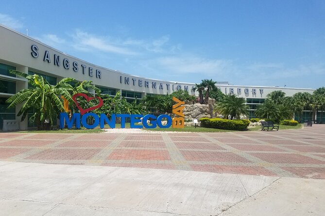 Montego Bay Airport Transfer to Ocho Rios and Runnaway Bay Hotels(Private) - Group Discounts and Mobile Ticket Convenience