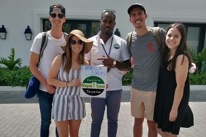 Montego Bay Airport Transfer to Resorts in Montego Bay - Finding Your Driver After Customs at Sangster International Airport