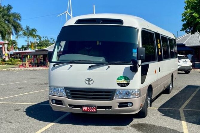 Montego Bay Airport Transfer to Resorts in Montego Bay - The Ride to Your Resort: A/C Comfort, Wi-Fi, and Realistic Timing