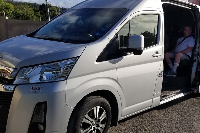 Montego Bay airport transfers - Finding Your Driver Quickly at Sangster International Airport