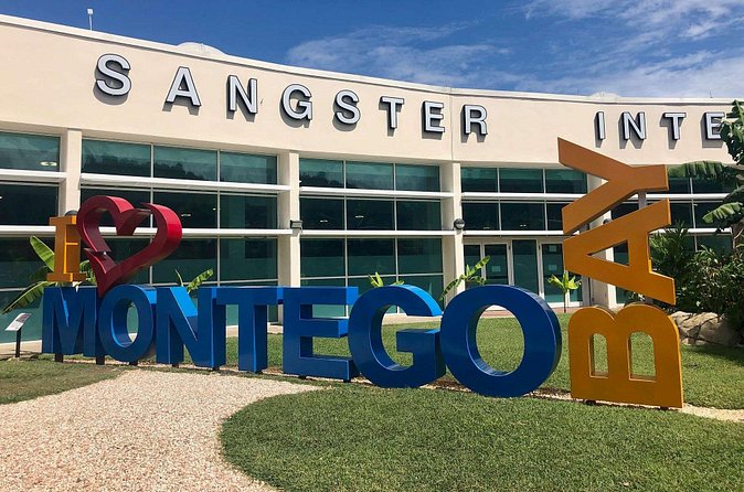 Montego Bay Airport Transportation - Private transfer vs group discounts: who it fits best