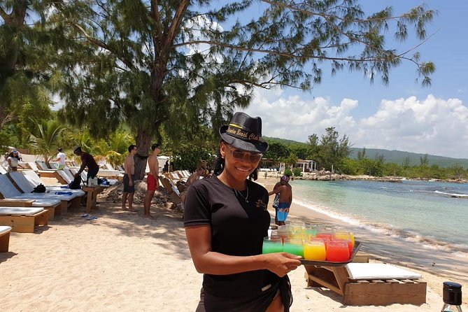 Montego Bay: Bamboo Beach Break - Safety and water comfort: the value of an included lifeguard
