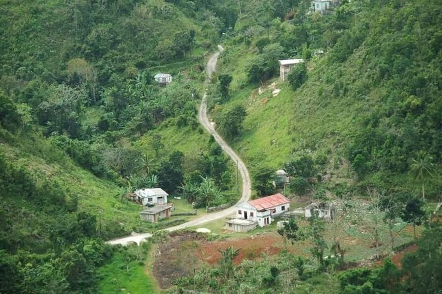 Montego Bay: Bob Marley's Nine Mile Admission & Guided Tour - The real picture of guided storytelling and local interaction