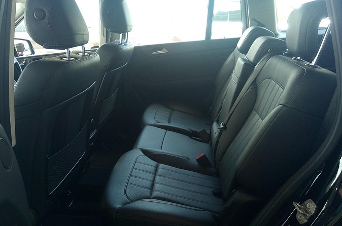 Montego Bay Hotels Private Airport Transfer from Montego Bay(MBJ) - The return trip: how the driver meets you at the hotel