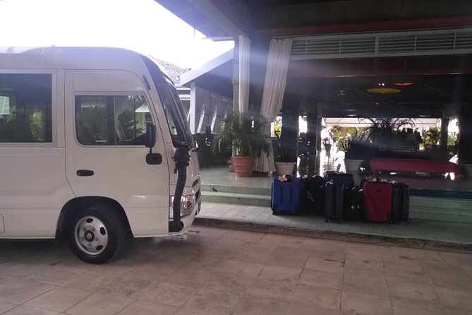 Montego Bay Hotels Private Airport Transfer to Sangster International (MBJ) - Why this MBJ transfer beats the airport scramble