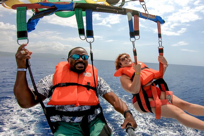 Montego Bay: Jet Car, Jet Ski and Parasailing - Parasailing in Montego Bay: Safety Briefing and 10 Minutes Up