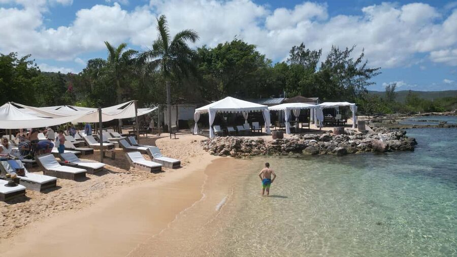 Montego Bay: Jungle River Tubing and Bamboo Beach Club Trip - Guides and transfers: the human side that makes it feel smooth