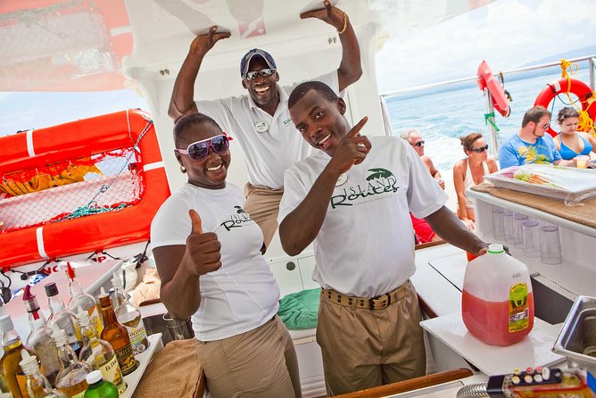 Montego Bay Reggae Sunset Catamaran Cruise - Crowd size, comfort, and the reality of a sold-out sunset