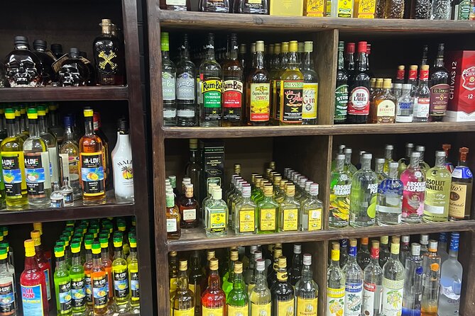 Montego Bay Sightseeing, Souvenir Shopping and local food hunt - Souvenir shopping time that fits the day