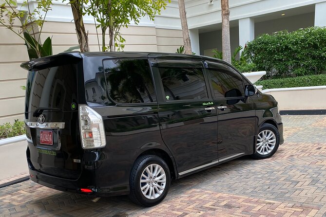 Montego Bay to Ocho Rios Hotels Private Transfer - Finding your driver at Sangster International Airport, Montego Bay