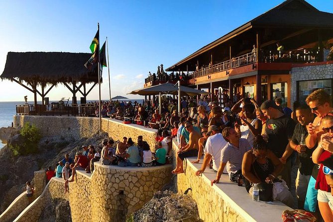 Negril 7 Miles Beach, Ricks Cafe and Shopping - Key highlights worth your attention