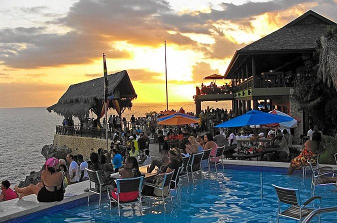 Negril 7 Miles Beach, Ricks Cafe and Shopping - Stop 1: Seven Mile Beach, sun and a simple beach plan