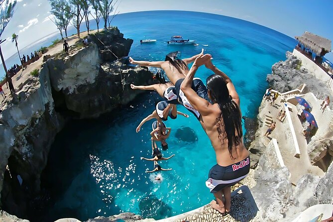 Negril Catamaran: Adults Sunset Party with Drinks & DJ - Getting on the Catamaran: Margaritaville Negril and That Waist-Deep Step