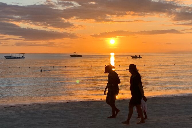 Negril Experience 1- 4 Persons - Local food and souvenir stops that feel real