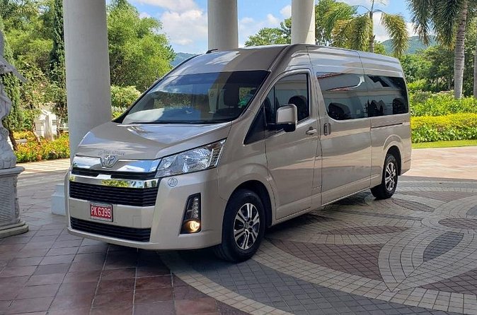 Negril Hotel Transfer To Montego Bay Airport - The ride itself: air-conditioning, conversation, and getting there calmly