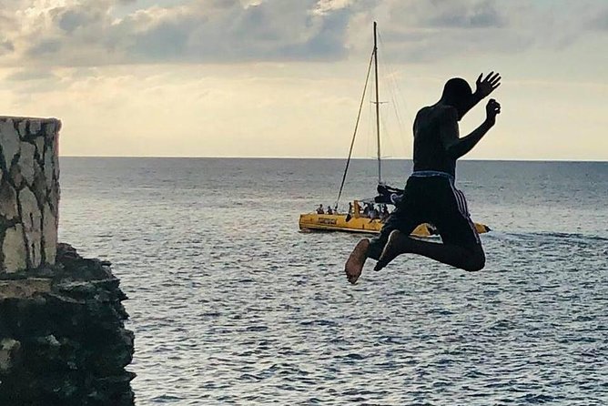 Negril One Love Bus Bar Crawl - Negril Cliffs First, Bars Follow: What the Tour Feels Like