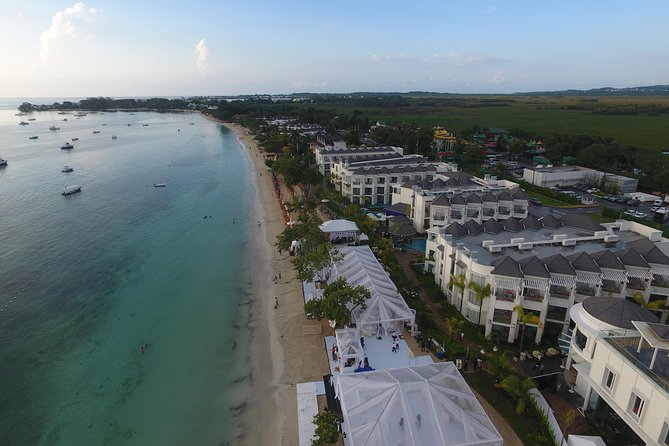 Negril's 7 miles Beach and Rick's Café - Air-conditioned transport and flexible time, without the headache